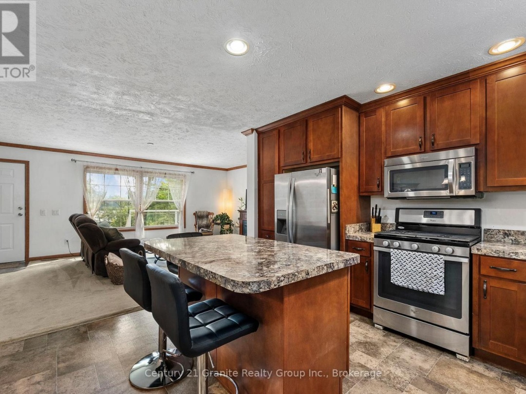 2275 KENNISIS LAKE ROAD, 