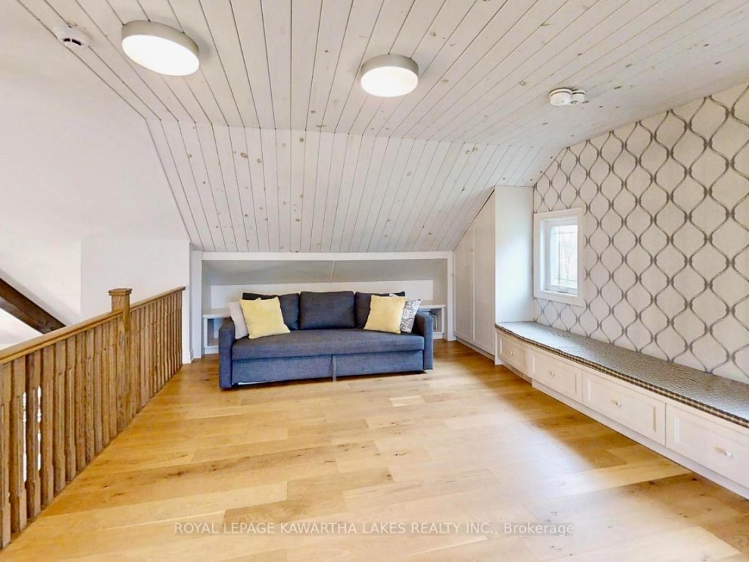 2501 Lakeshore Drive, Lake Simcoe