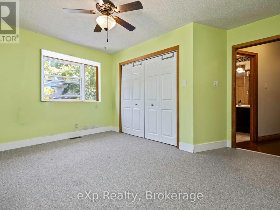 18 KRISTEN HEIGHTS, 