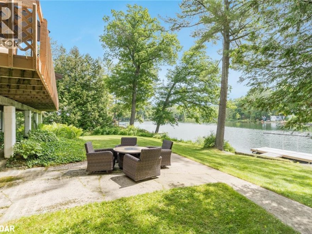 7817 OAKRIDGE Drive, 
