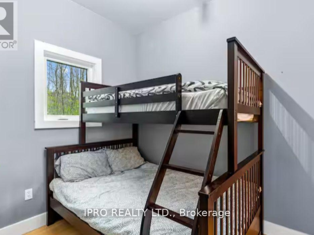 39 LONG POINT ROAD, 