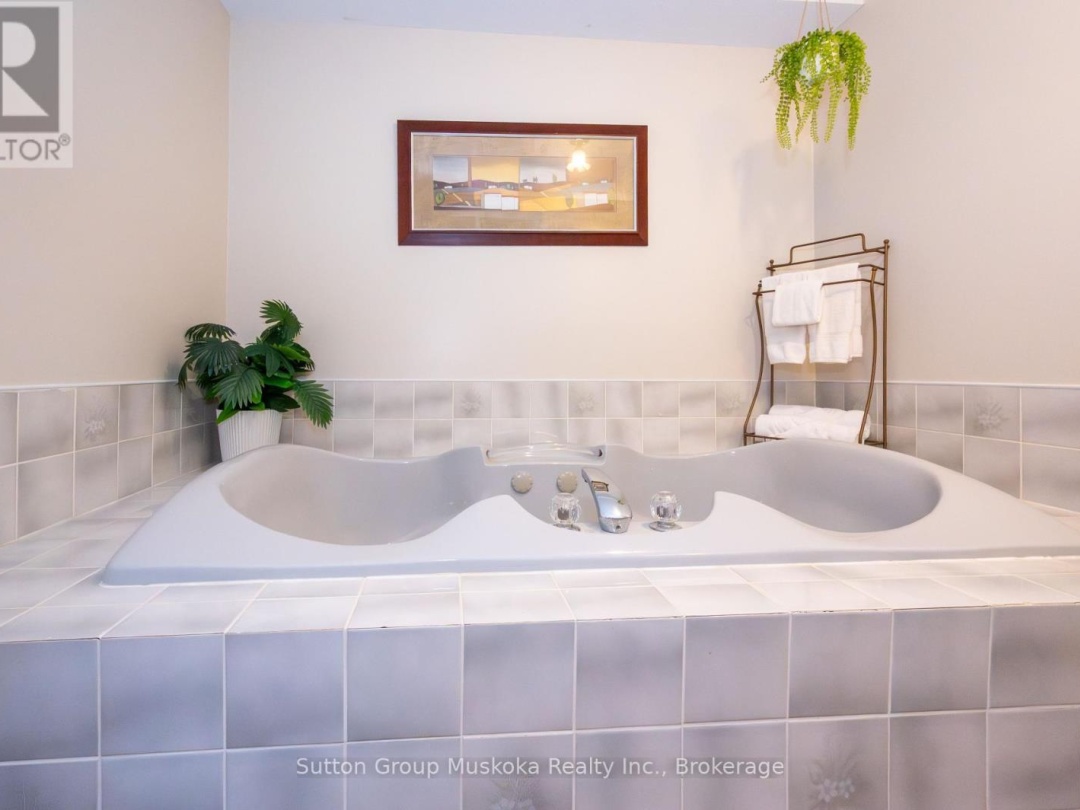 7 GLENWOOD DRIVE, 