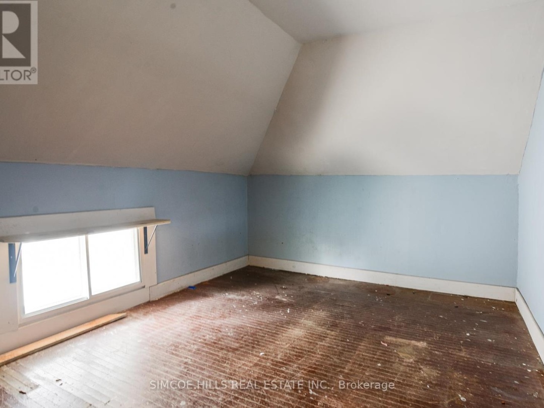 236 FRONT STREET S, 