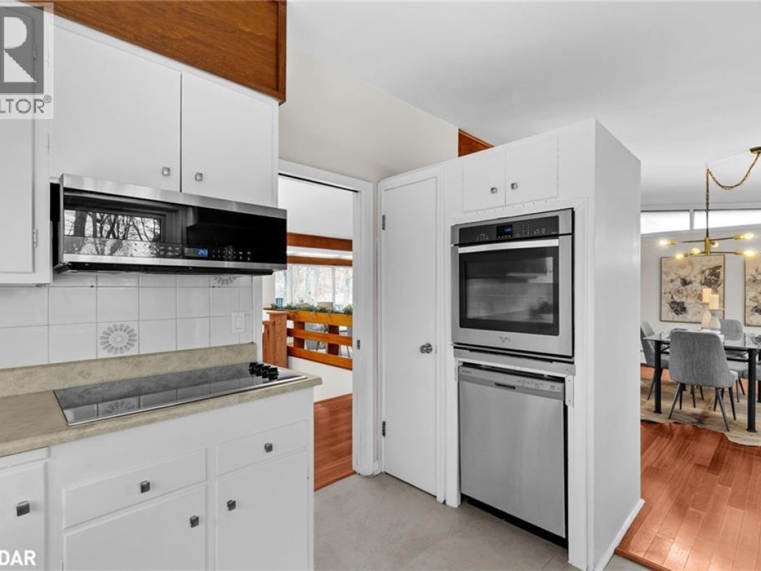 193 LAWRENCE Avenue, 