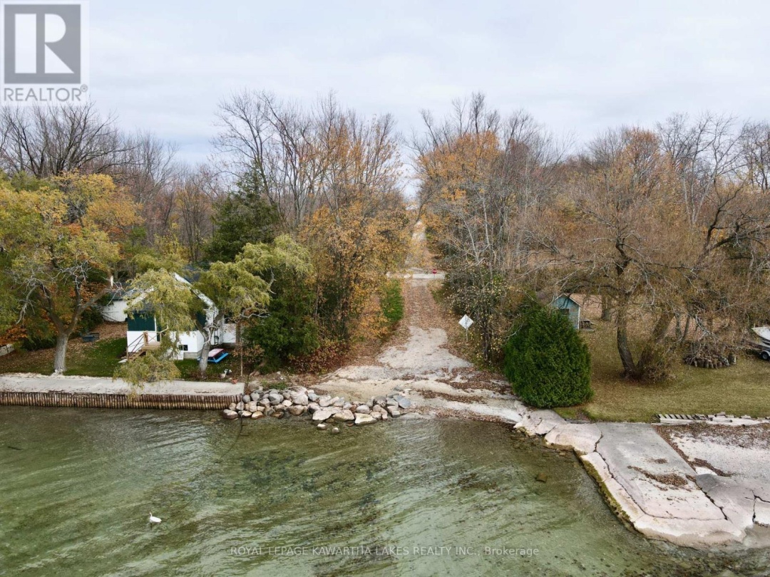 2501 Lakeshore Drive, Lake Simcoe
