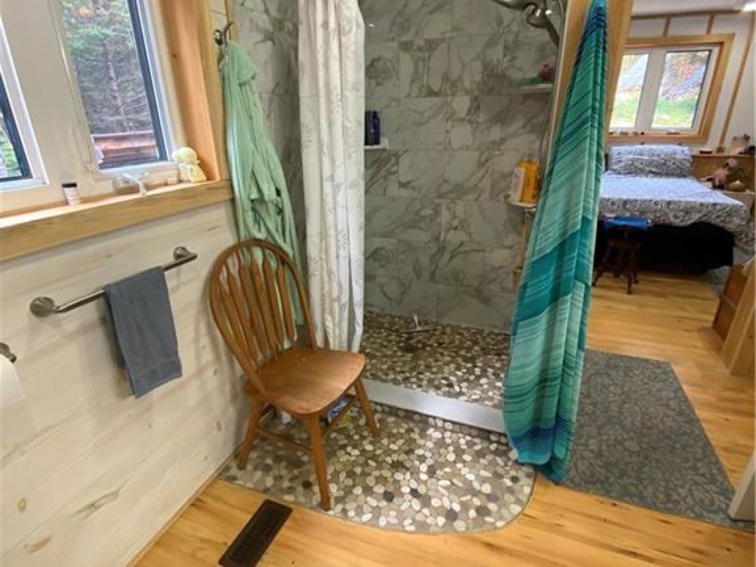 1070 VANKOUGHNET ROAD Road, 