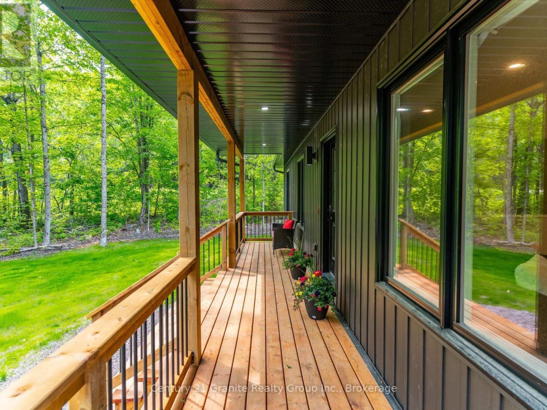 1009 HYACINTH ROAD, 
