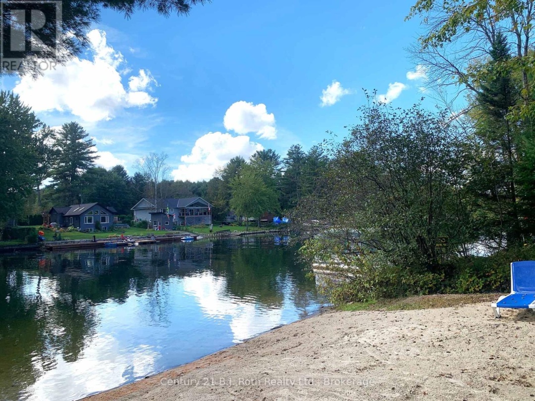 43 1082 Shamrock Marina Road, Severn Lake