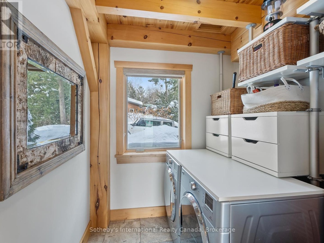 1075 Elmhurst Lane, Kennisis Lake
