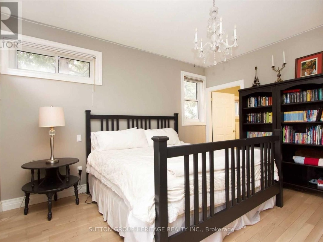 28 GOODMAN ROAD S, 