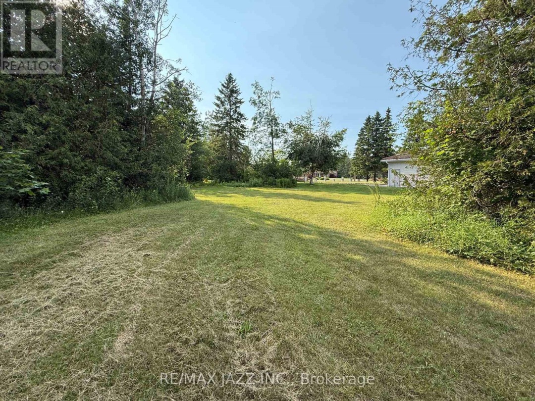 90/92 PINEWOOD BOULEVARD, 