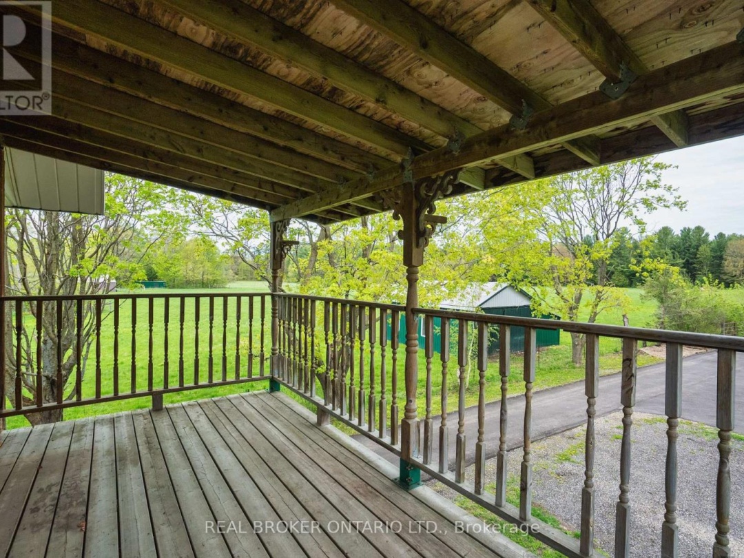 261 Portage Road, Canal Lake