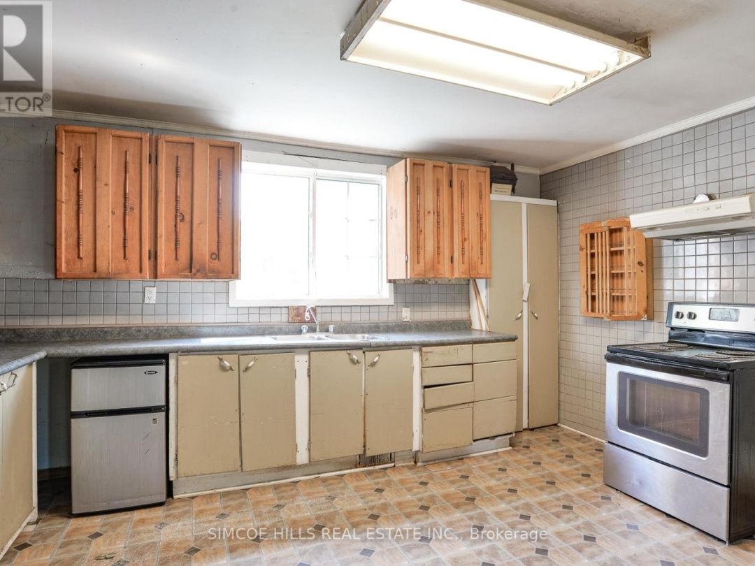 236 FRONT STREET S, 