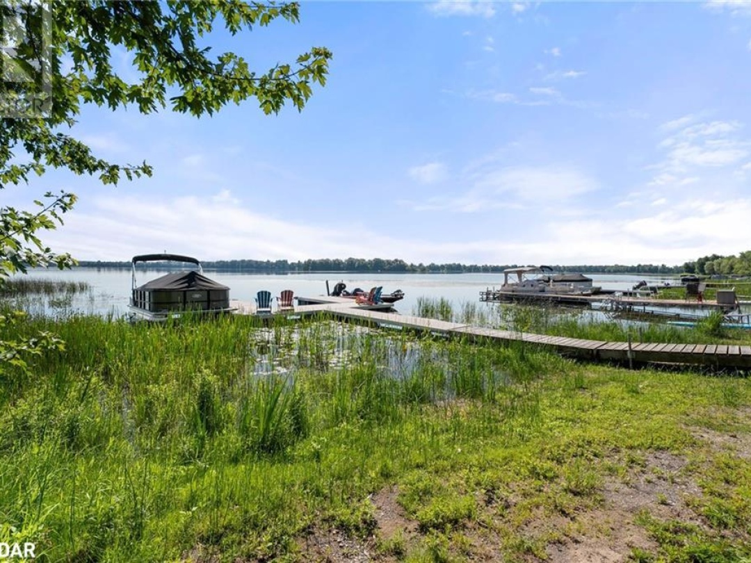 104 Fulsom Crescent, Dalrymple Lake
