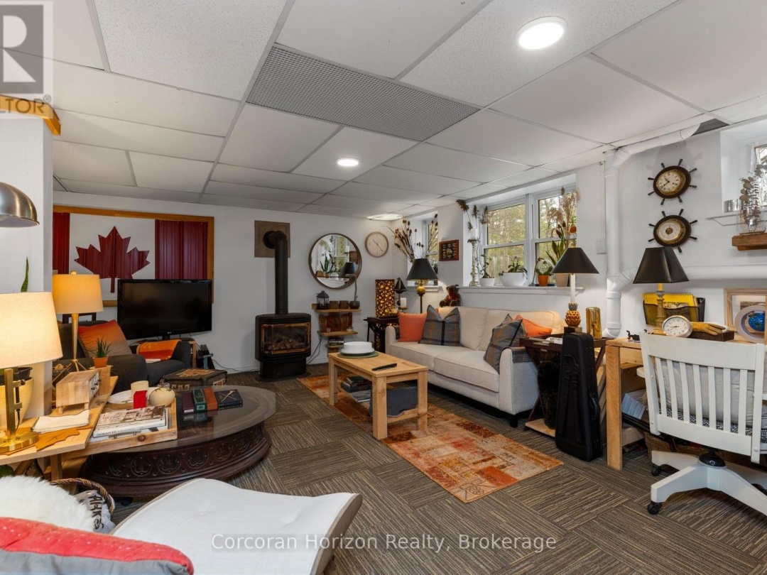 2517 HONEY HARBOUR ROAD, 