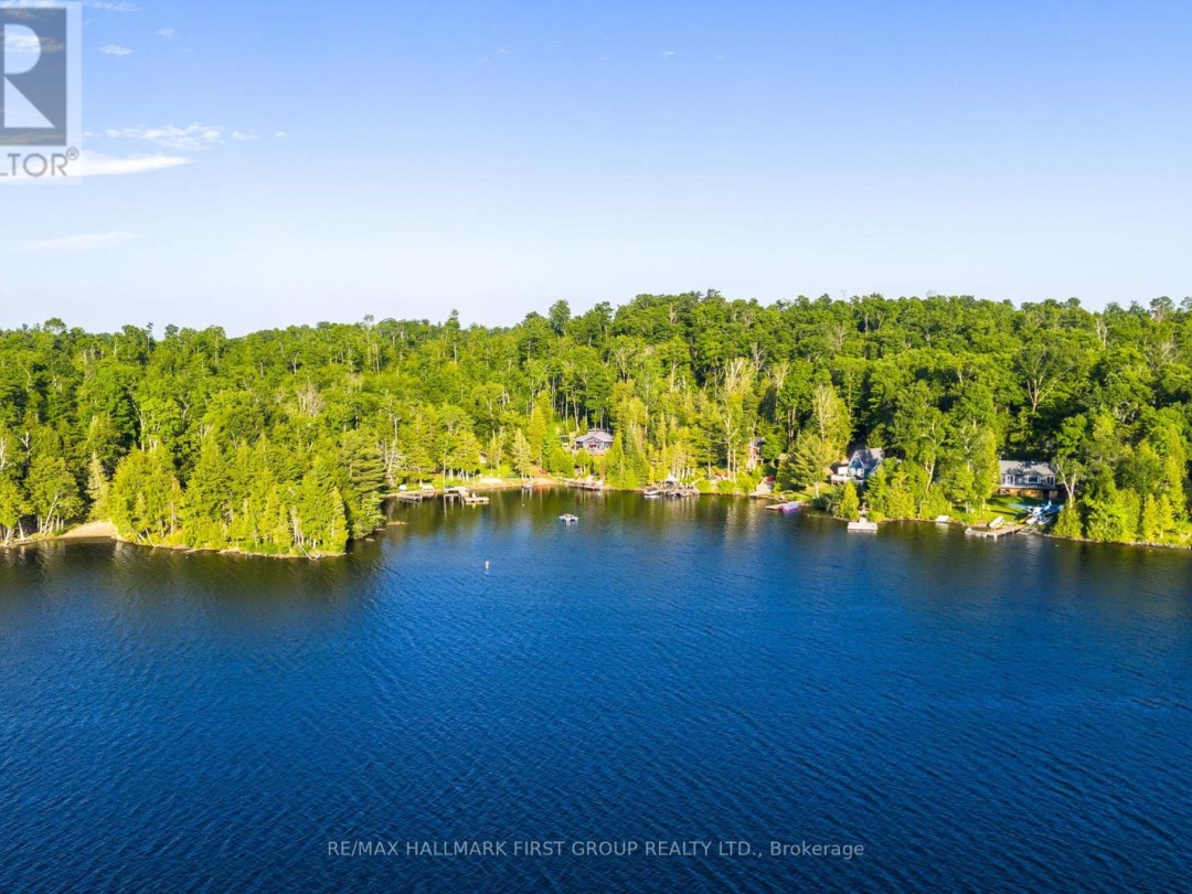 402 STEENBURG LAKE ROAD S, 