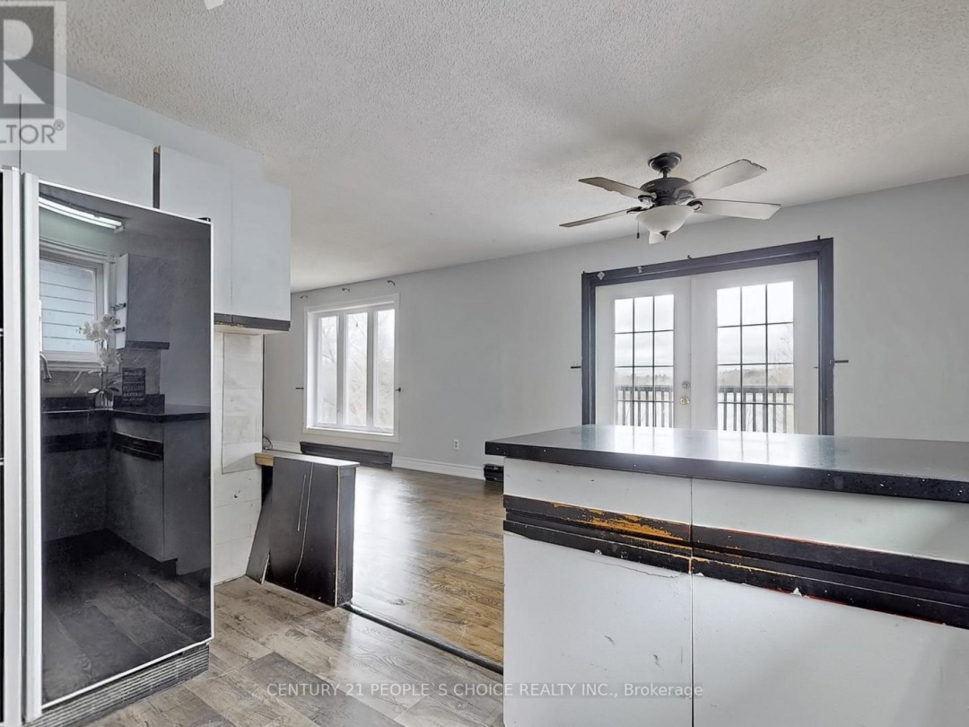 156 MAIN STREET W, 