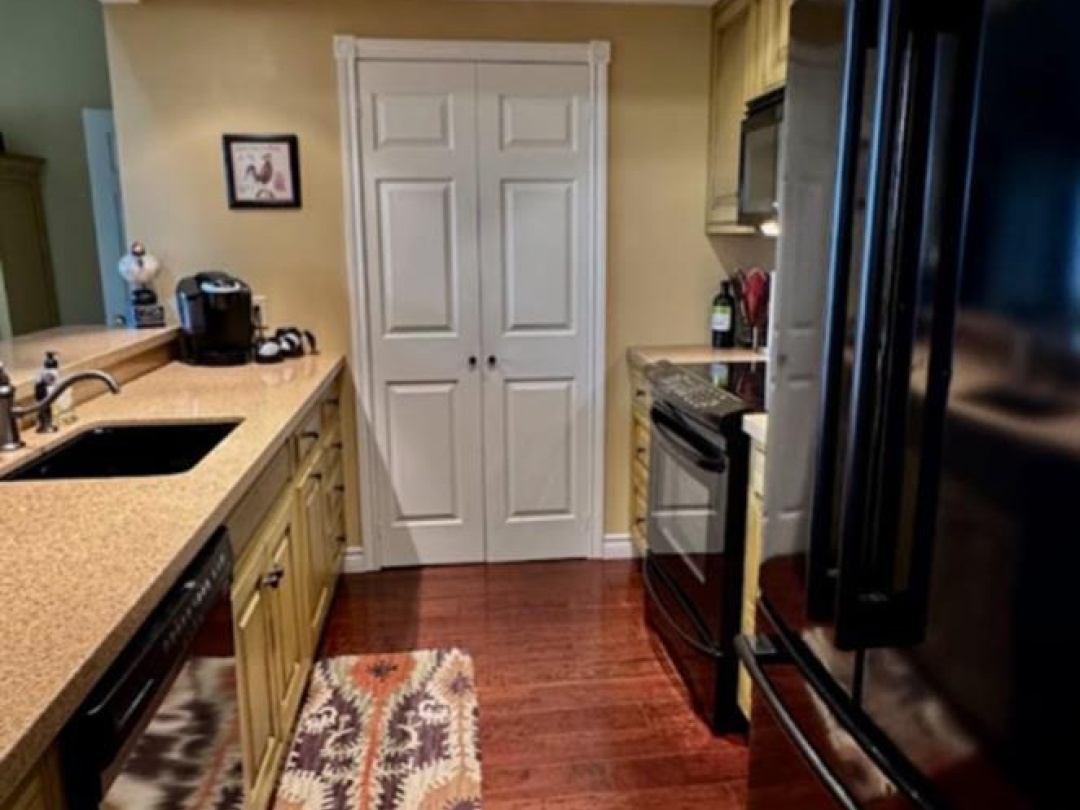 431 GRANDVIEW HILLTOP DRIVE, 