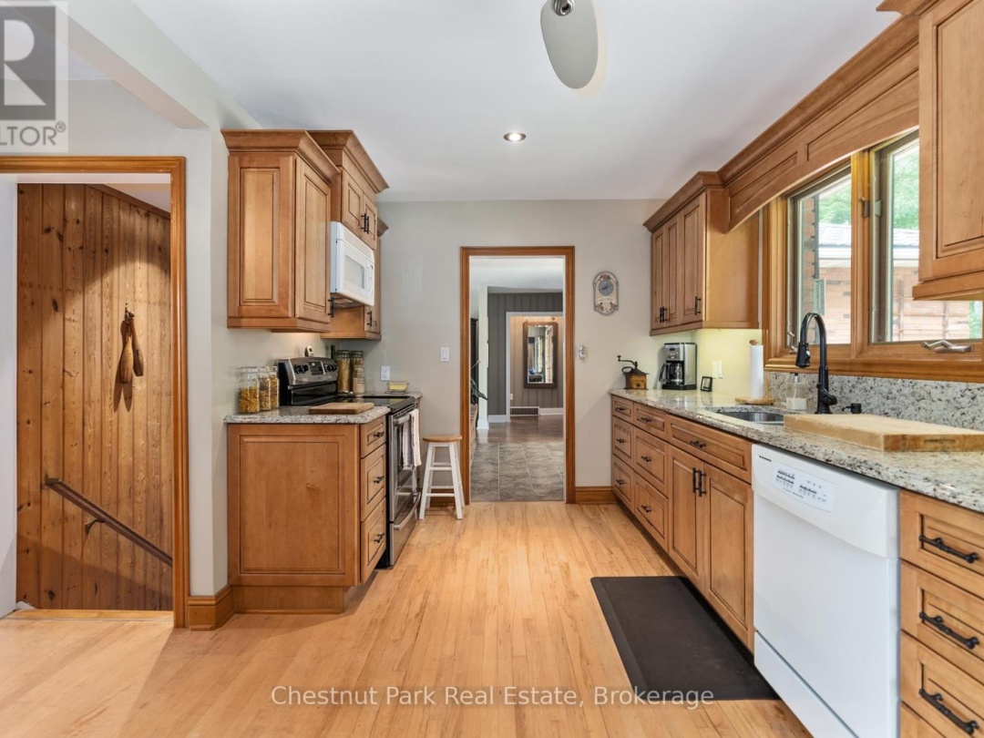 652 North Waseosa Lake Road, Waseosa Lake