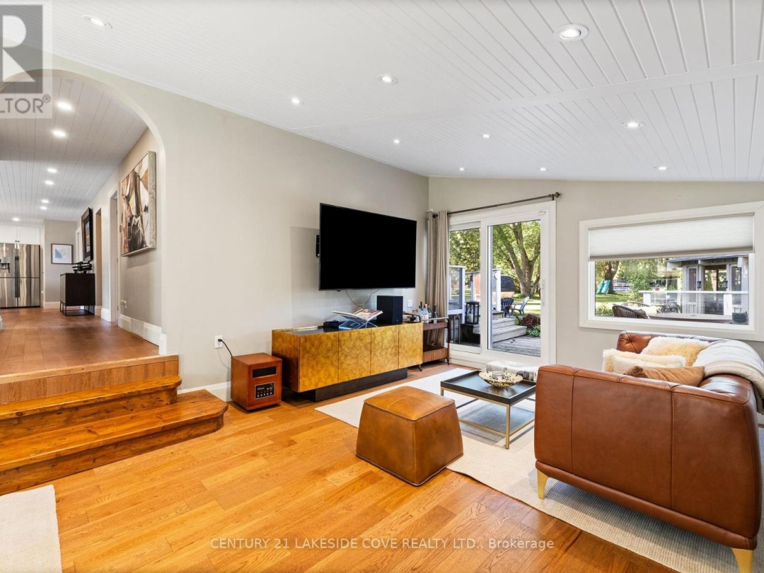 27 POPLAR CRESCENT, 
