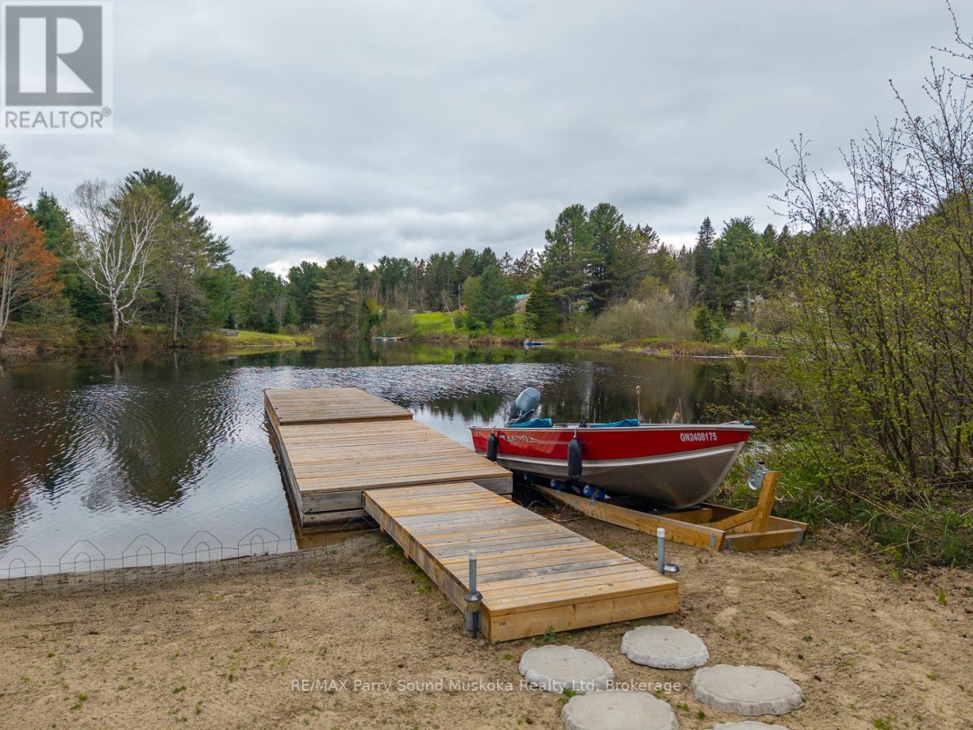 22 Dickinson Road, Manitouwabing Lake