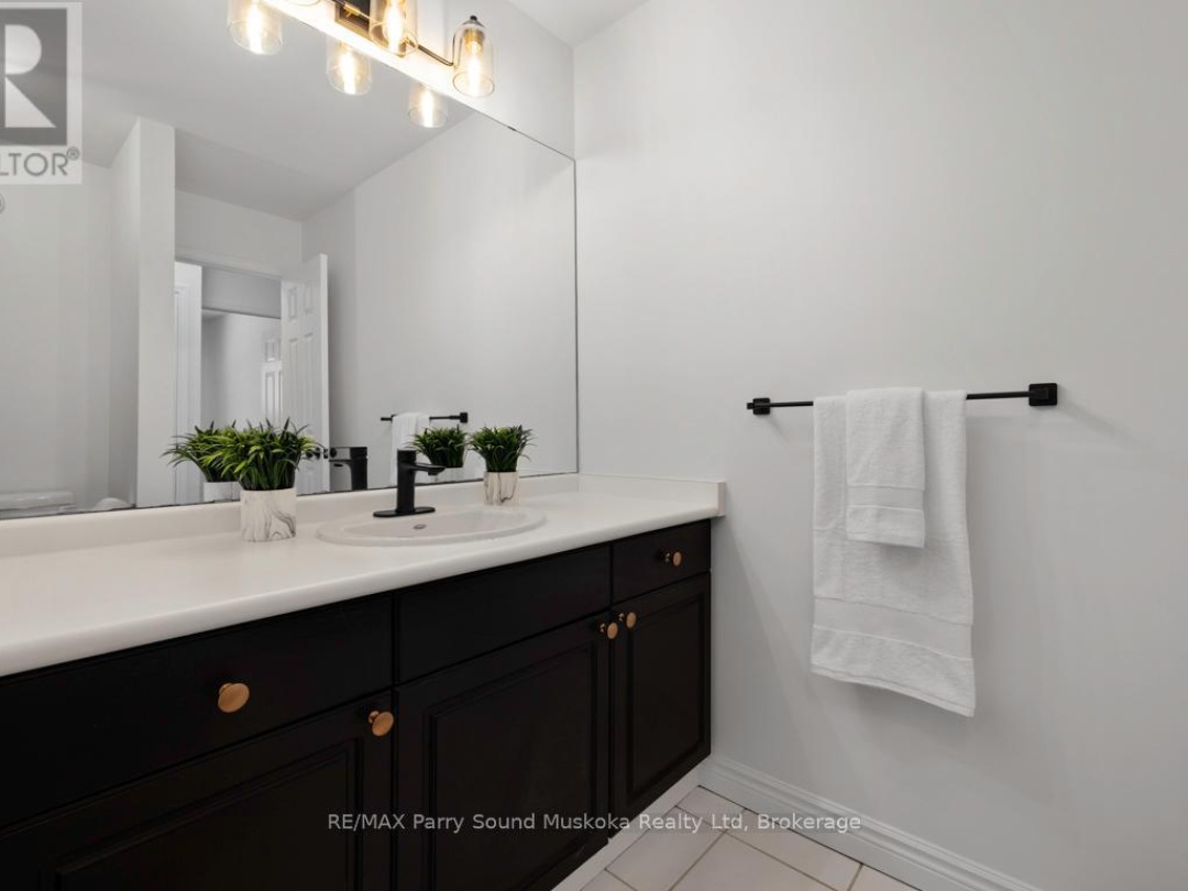 2B Brenda Avenue, Parry Sound