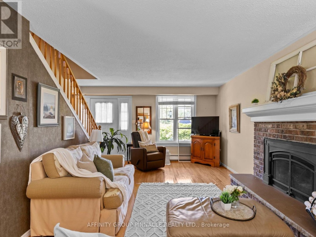 431 DUNDAS STREET, 