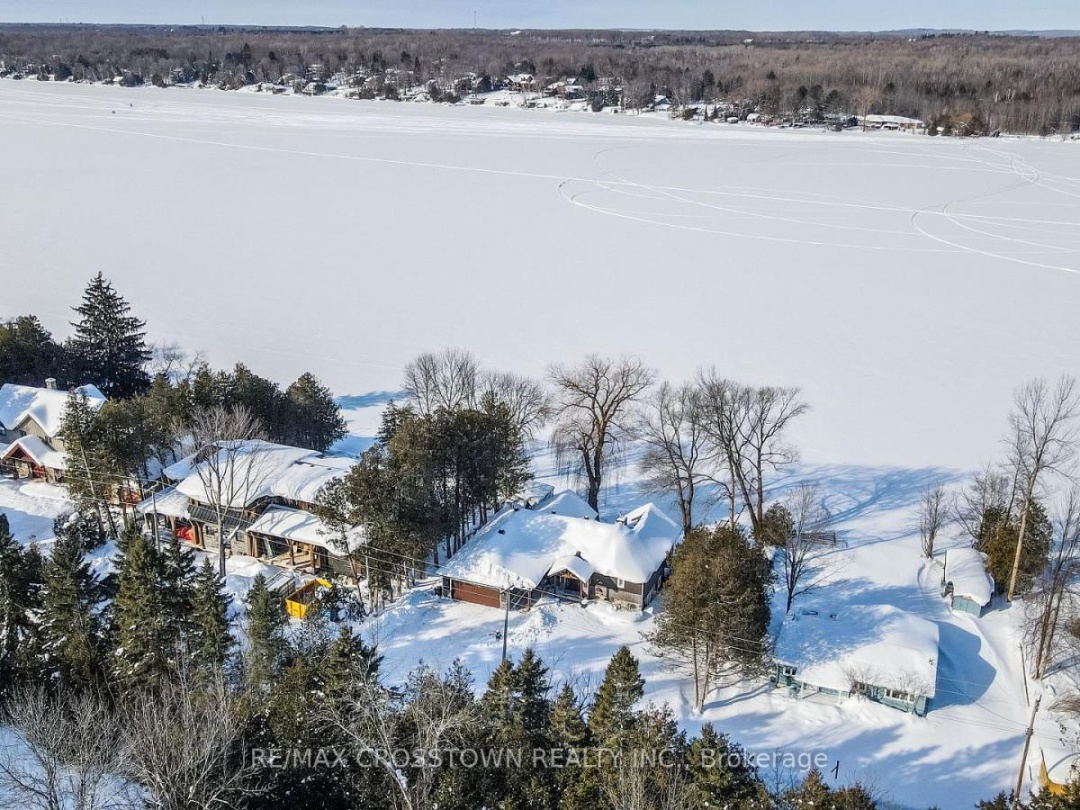 241 Eight Mile Point Road, Lake Simcoe
