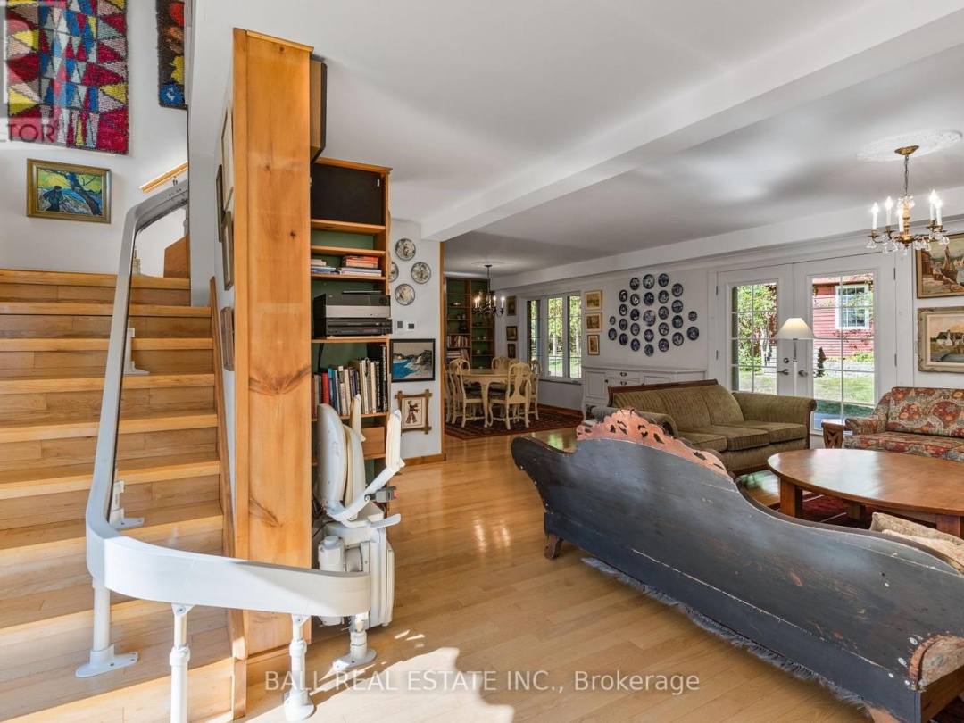 849 COUNTY RD 49, 