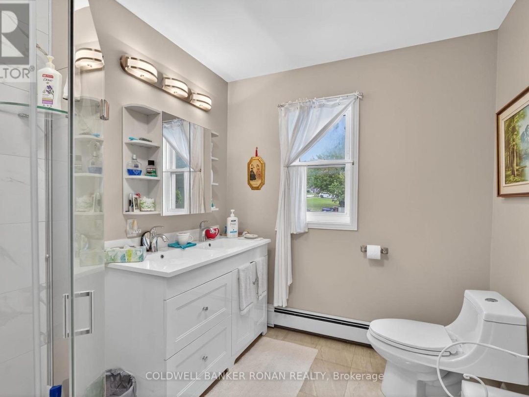 172 WILLIAM STREET W, 