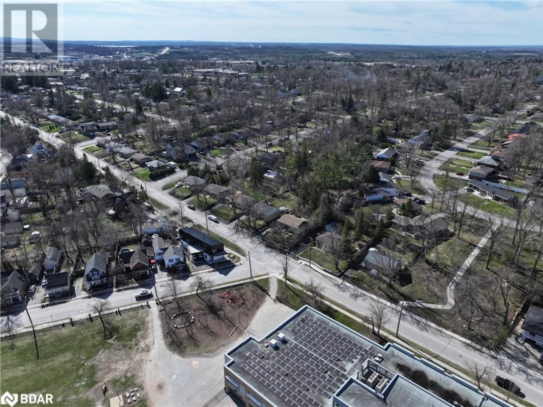 48 Brant Street W, Orillia