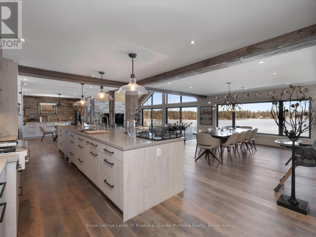 305 Wapaska Crescent, Lake Muskoka