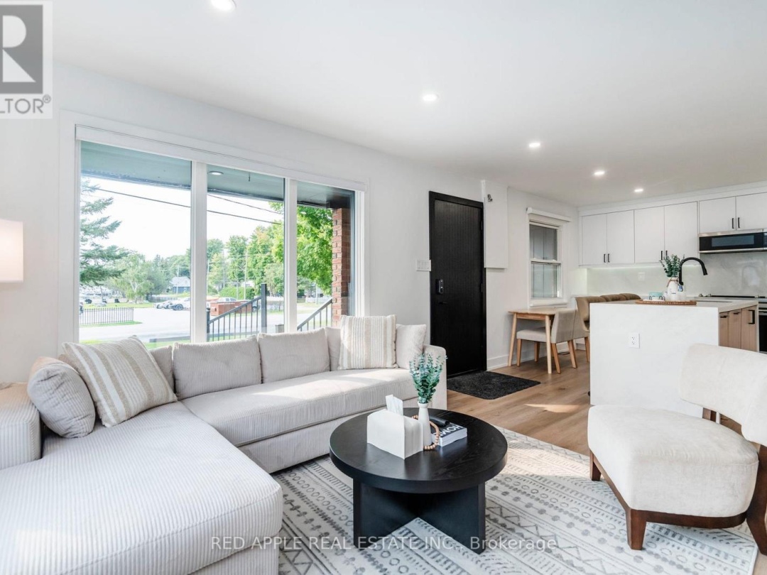 205 Hoyt Avenue, Georgian Bay