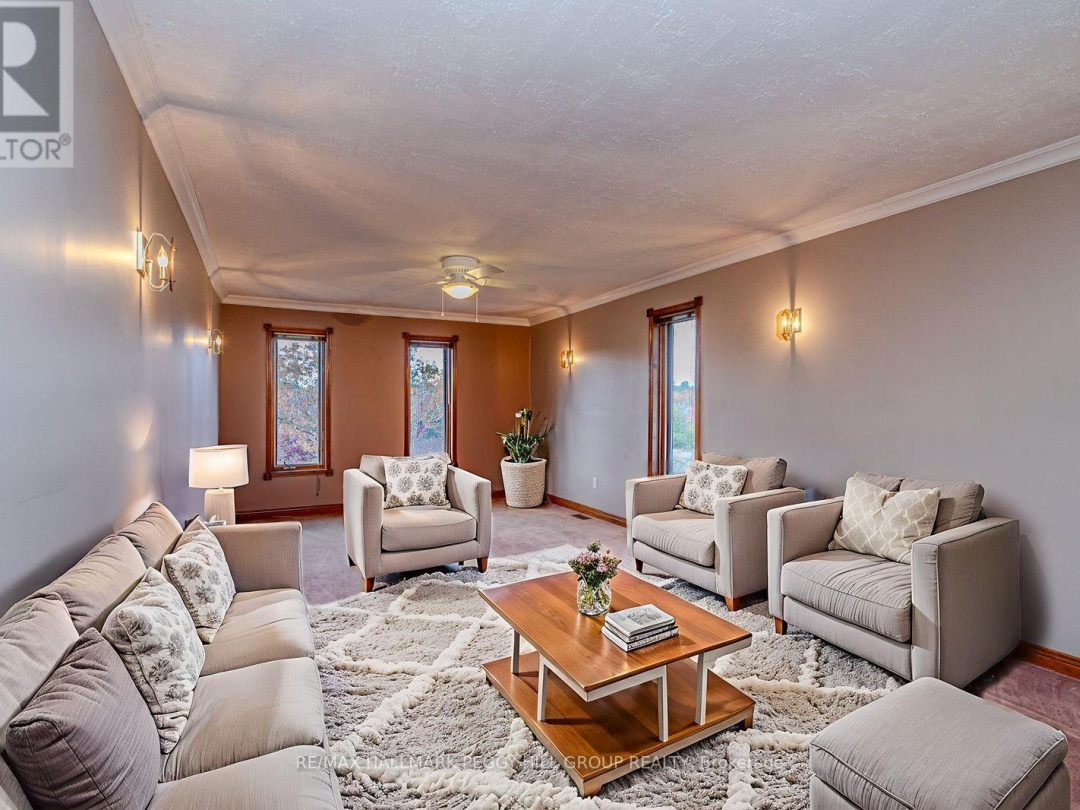 1564 HONEY HARBOUR ROAD, 