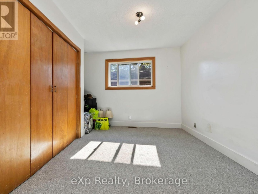 18 KRISTEN HEIGHTS, 