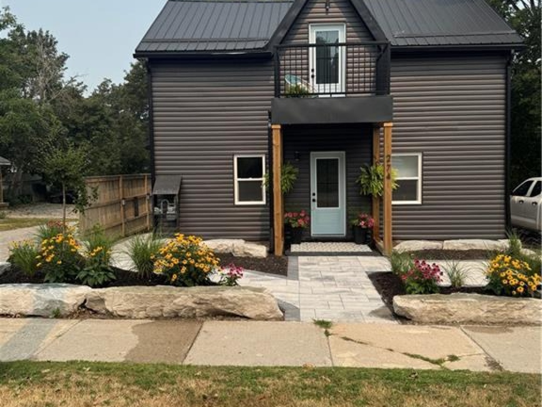 274 MISSISSAGA Street W, 