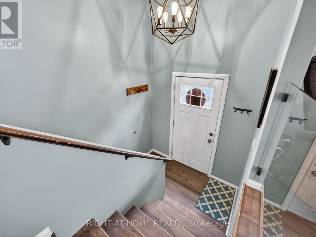 112 BORLAND STREET E, 