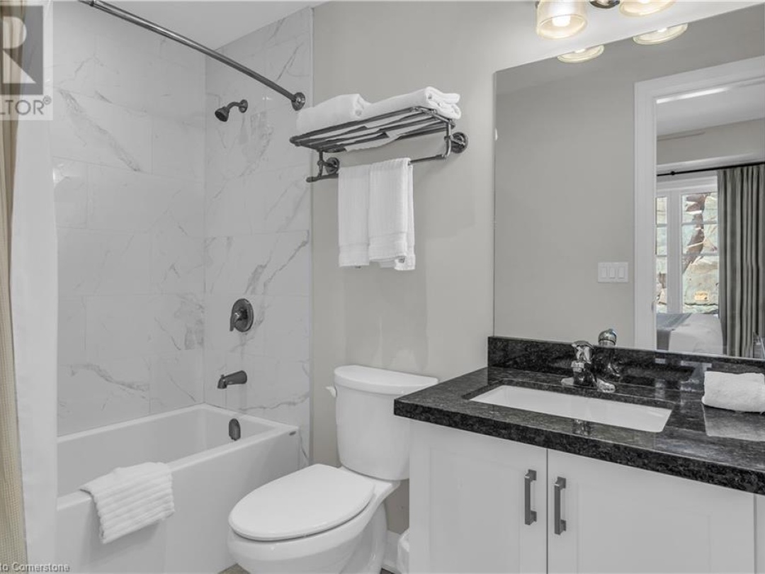 1869 Muskoka 118 Road Unit# Btw 201, Lake Muskoka
