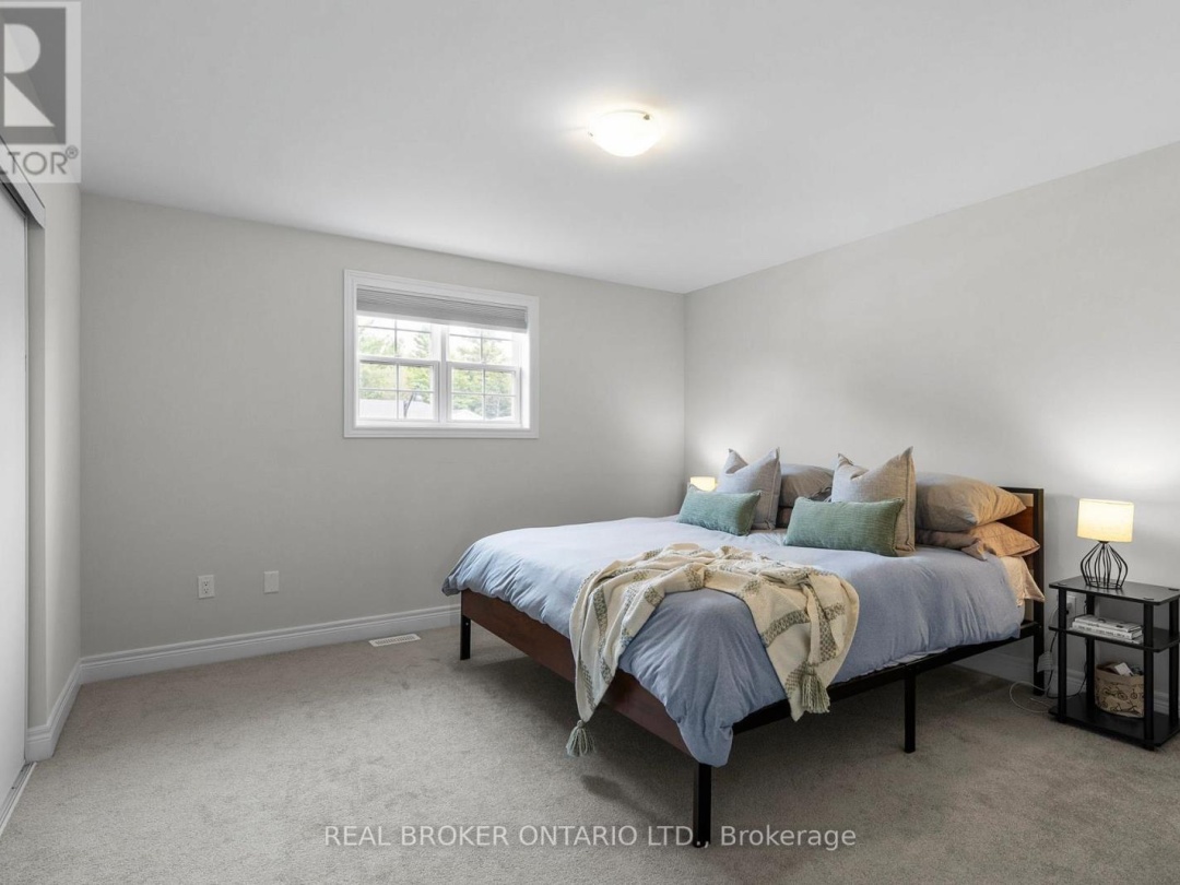 8 NICOLE PARK PLACE, 