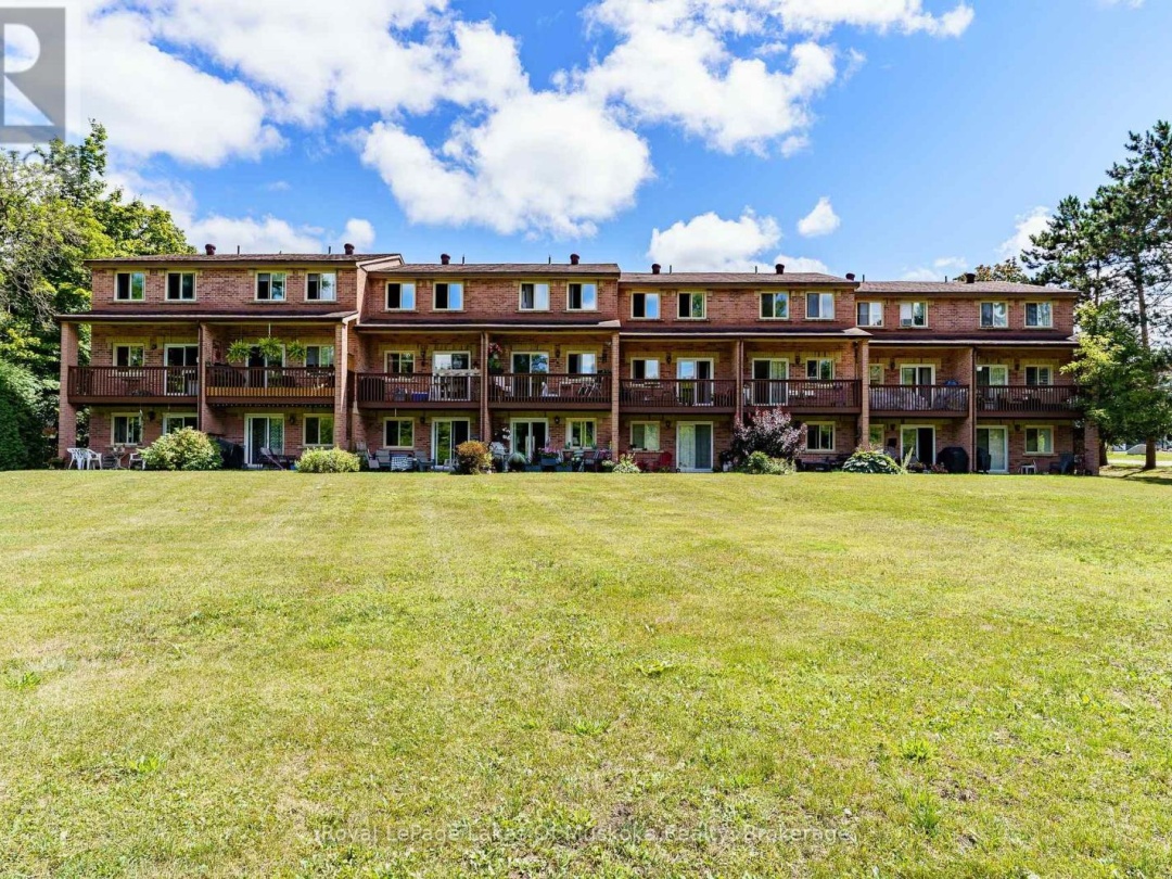10 - 142 ECCLESTONE DRIVE, Muskoka River