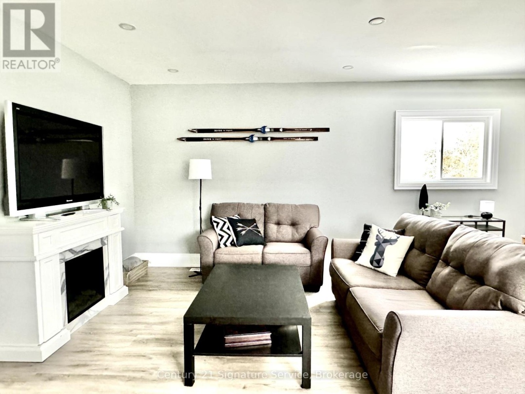 127 Maskinonge Road, Georgian Bay