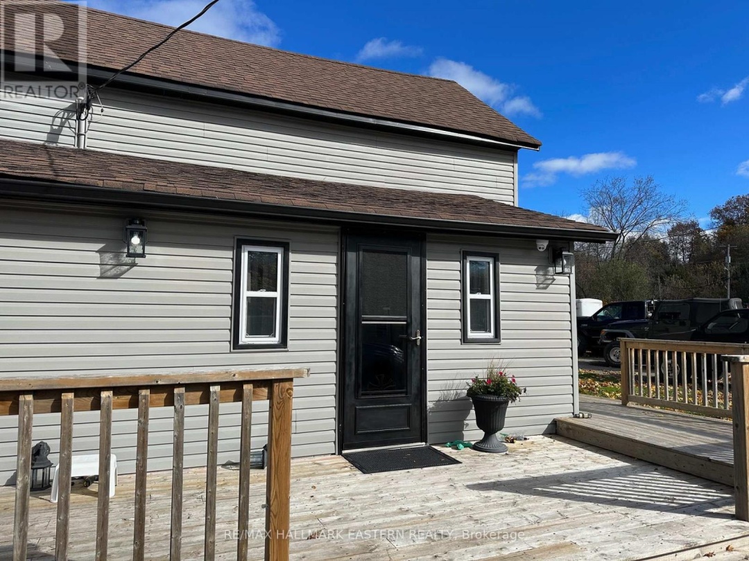 42 Pavillion Road, Sturgeon Lake