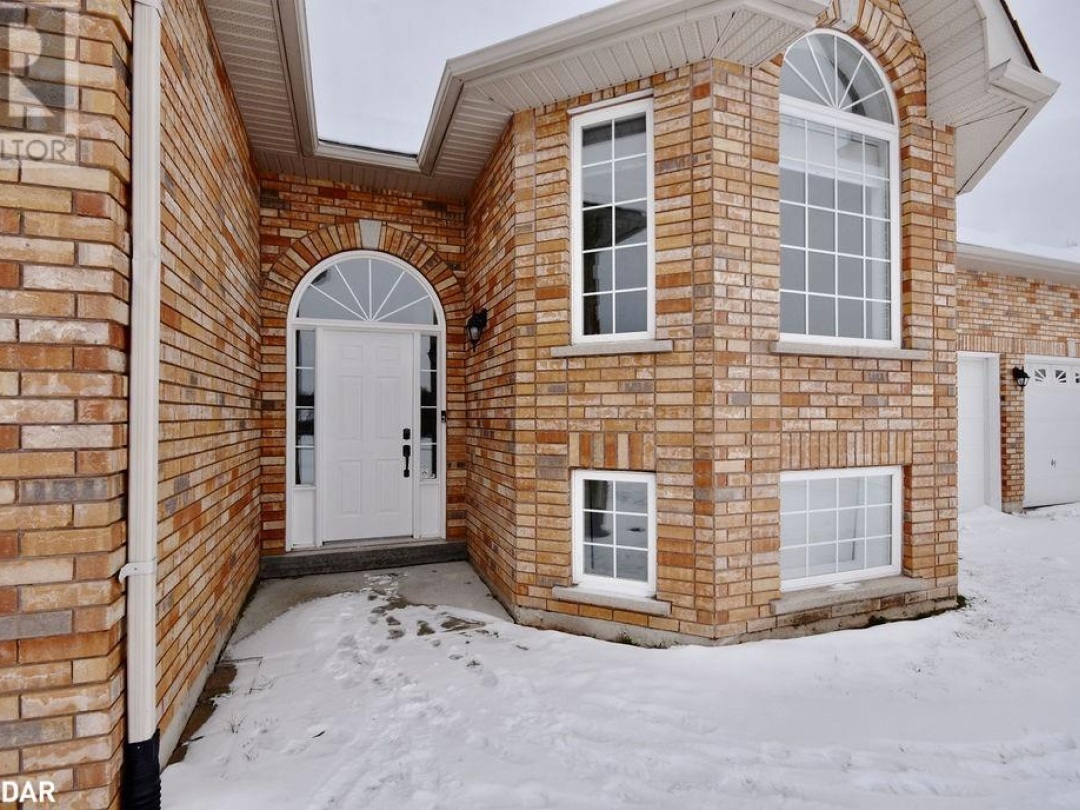 1348 Hawk Ridge Crescent, Severn