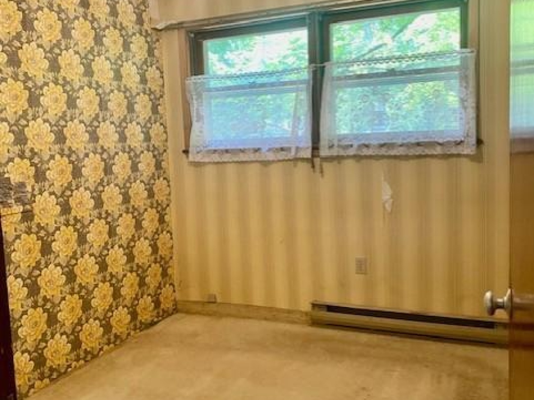 10 VERN COURT, 