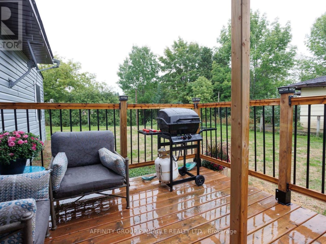 828 NORTHLINE ROAD, 