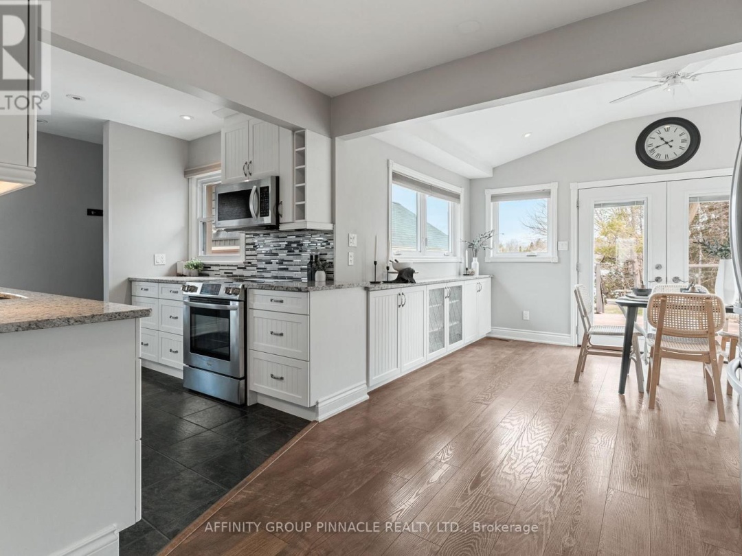 88 Simcoe Street, Lake Simcoe