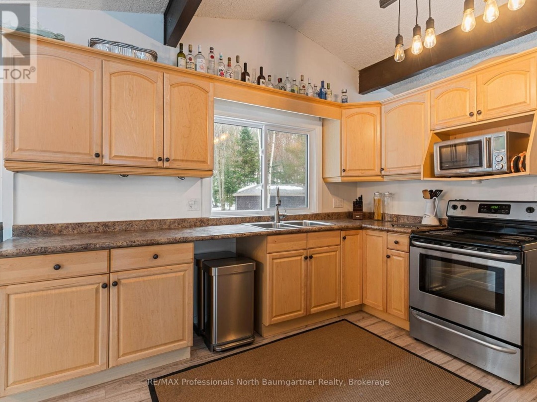 1088 GRAVEL PIT DRIVE, Canning Lake