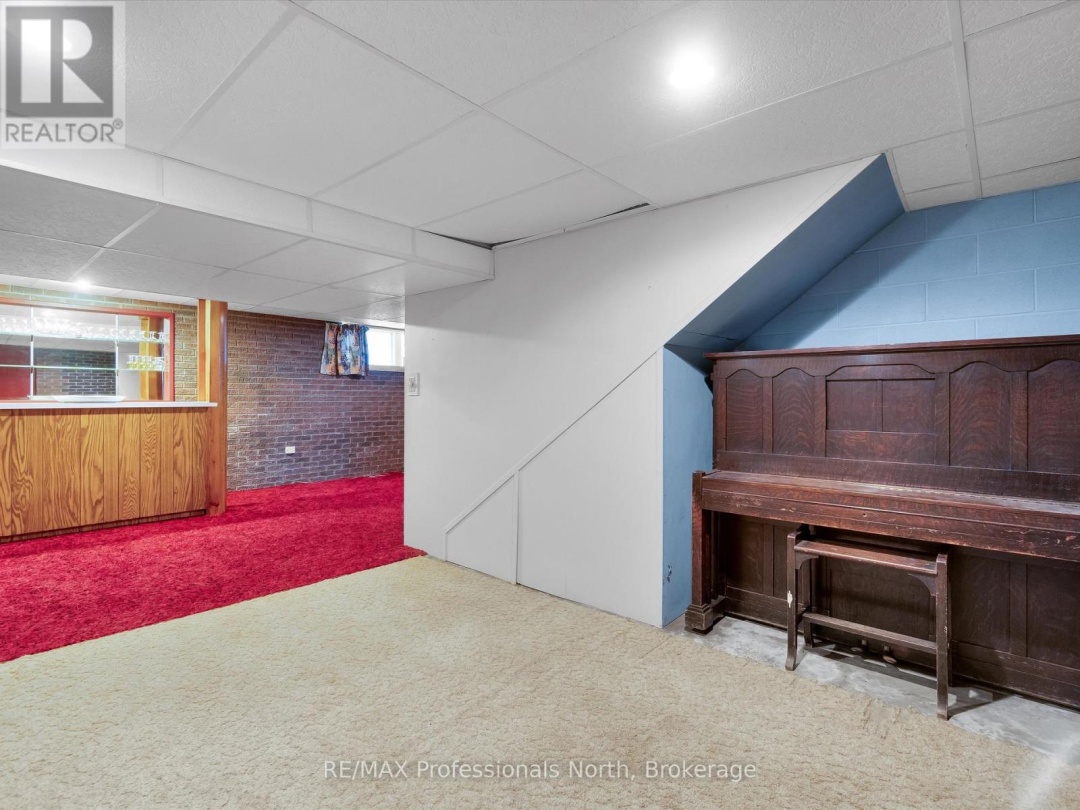 1716 GRAVENHURST PARKWAY, 