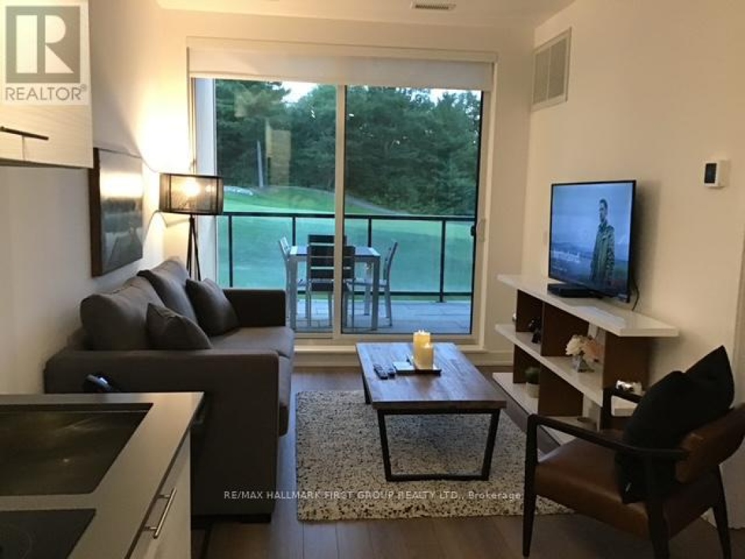 104 - 120 CARRICK TRAIL, 