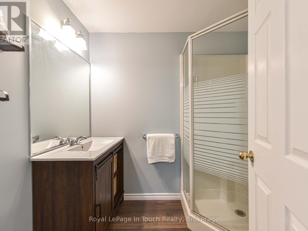 5 EARLS COURT, 